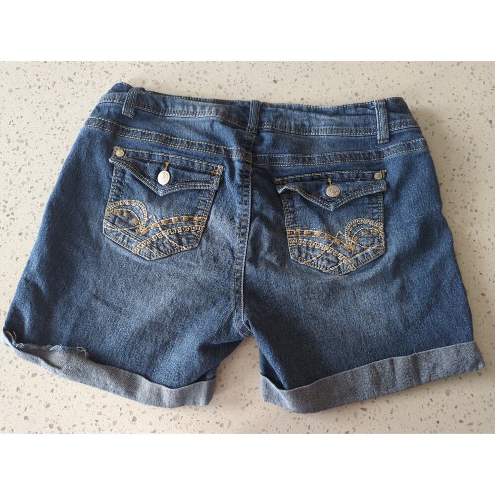 Wallflower Jean Shorts Size 17 - Picture 3 of 3